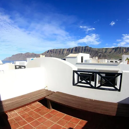 Red Star Surf & Yoga Camp Lanzarote Hostel