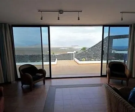 Red Star Surf & Yoga Camp Lanzarote Hostel