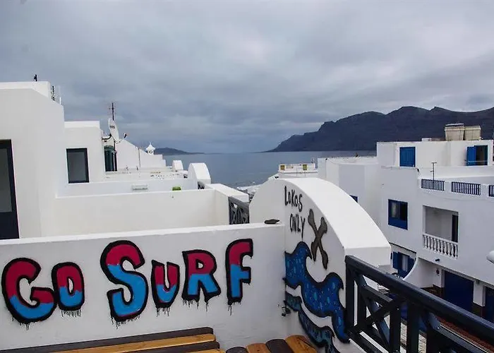 Red Star Surf & Yoga Camp Lanzarote * Famara