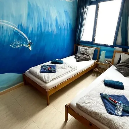 Auberge de jeunesse Red Star Surf & Yoga Camp Lanzarote
