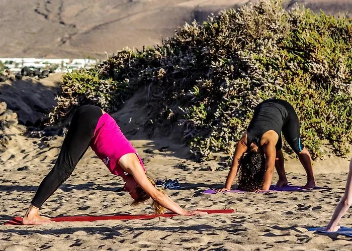 Red Star Surf&yoga Camp Lanzarote *