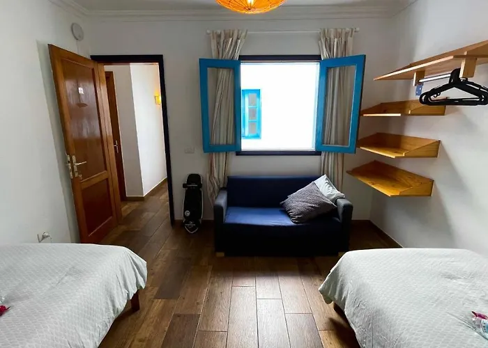 Red Star Surf&yoga Camp Lanzarote Famara