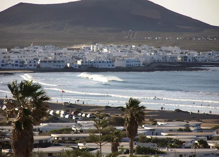 Red Star Surf&yoga Camp Lanzarote Hostal Famara