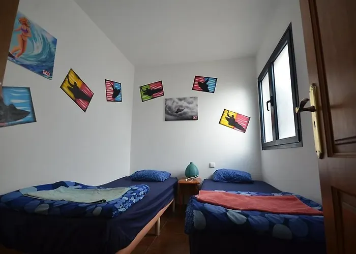 Red Star Surf&yoga Camp Lanzarote Hostal *