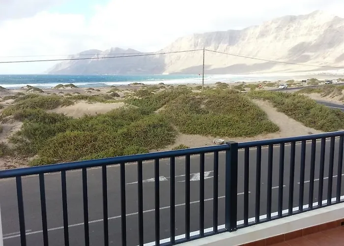 Red Star Surf&yoga Camp Lanzarote *